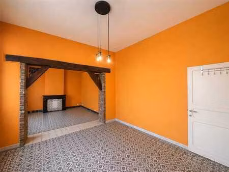 charmante maison avec jardin et garage au centre du village