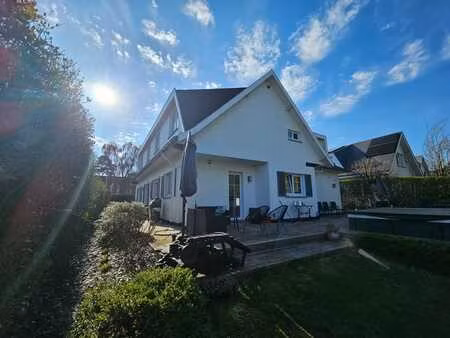 quartier versailles - villa trompe l'oeil - piscine/jacuzzi