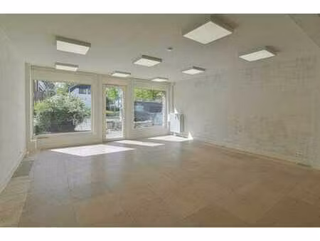 commerce // metro vandervelde