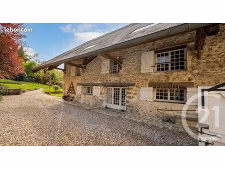 maison 10 pièces 235 m²