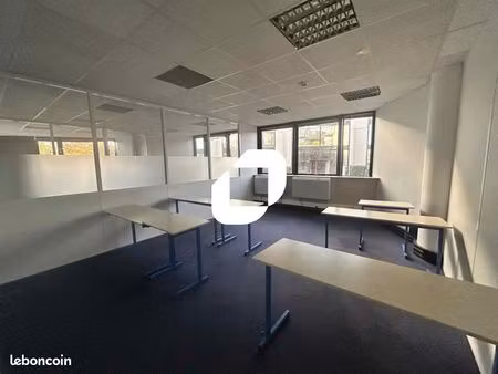 bureau 234 m²