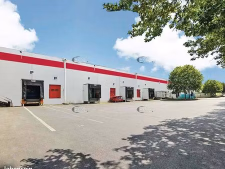 local industriel 7 792 m²