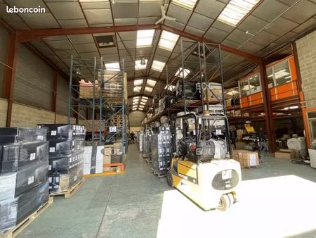 local d'activité 1 391 m²