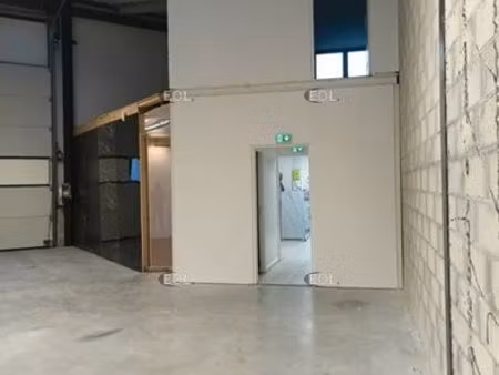 local d'activité 232 m²