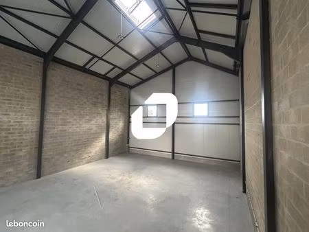 local d'activité 273 m²