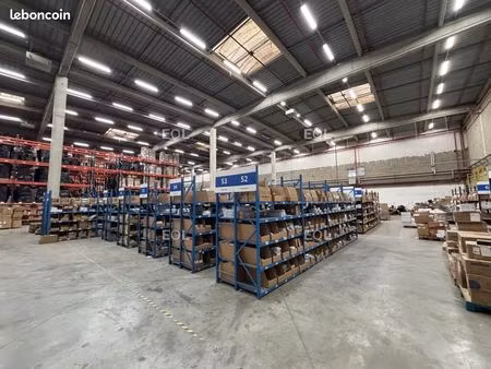 local logistique 5 914 m²