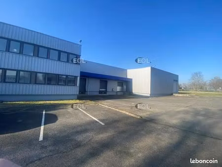 local bureaux 2 280 m²