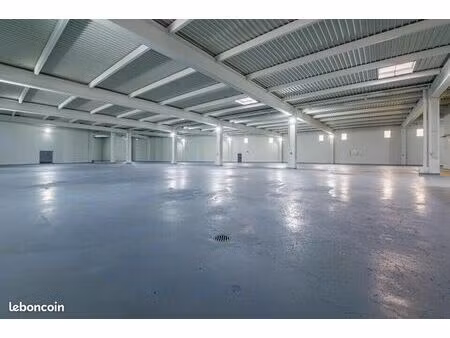 local 1890 m² louvres