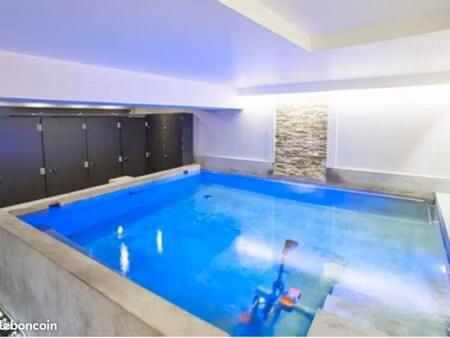 local 537 m² louvres