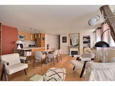 paris 8e - appartement 2 pièces rénové par architecte à 50 mètres du palais de l'élysée