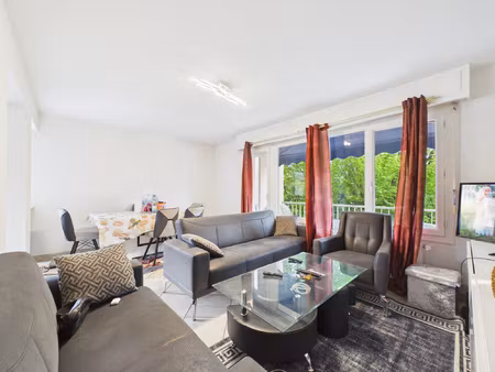 chambery - appartement 3 pièces lumineux avec balcon plein s