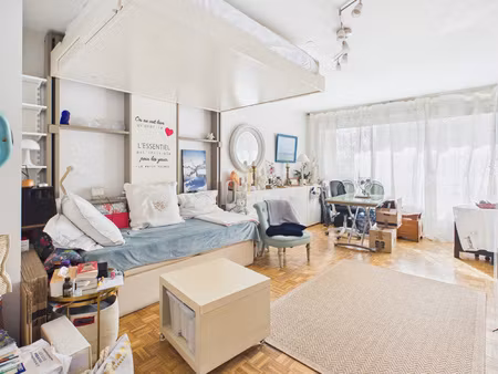 courbevoie / la défense à 2 minutes métro la ligne 1