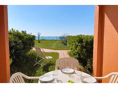 face à la mer  studio cabine pour 4 personnes avec piscine e