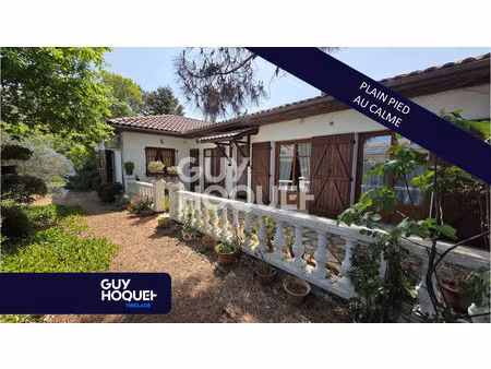 maison de plain pied  au calme  garage  terrain constructible