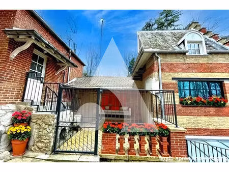 cadre exceptionnel 2 espaces en duplex avec cour 88.06 et possibilites de terrain attenant