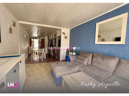 maison de village composee de 2 appartements