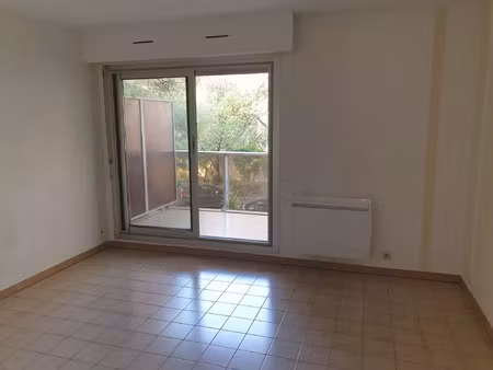 location appartement 1 pièce 24 m² à marseille 8 (13008)