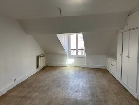 charmant appartement 1 pièce à louer en hyper centre de saint germain en laye !
