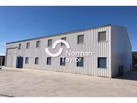 location local d'activités 670 m²