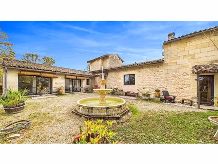 vente propriété 10 pièces 265 m² à haux (33550)  620 000 €