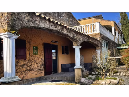 maison familiale ou exploitation en gîtes vendée