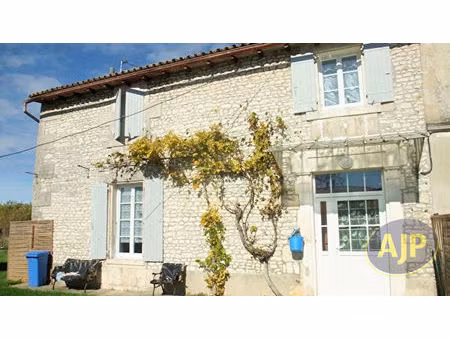 charentaise t4-106m²- saint sever de saintonge (17800)