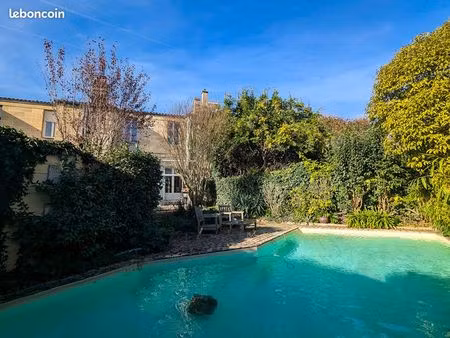 maison 8 pièces 165 m²