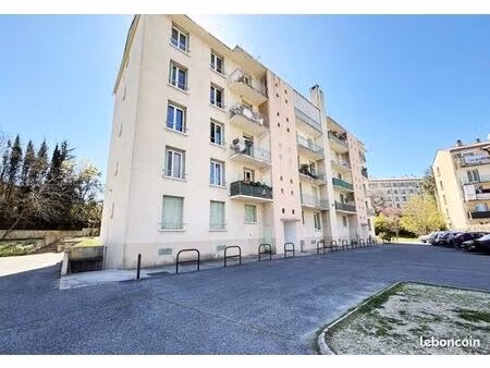 appartement 6 pièces 105 m²