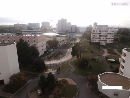 appartement reims : f5 situé au 7ème (dernier étage)