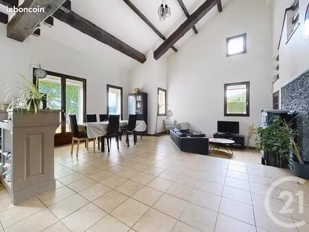 maison 4 pièces 146 m²