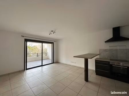 appartement 2 pièces avec terrasse et parking à bastia (toga)