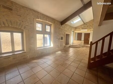 101 m2 centre village caveirac