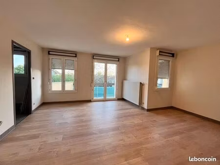 superbe t2 rénové – balcon ensoleillé – emplacement idéal à 2 pas de la gare