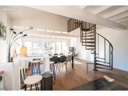 splendide duplex  3 chambres  2 sdb et grande terrasse plein sud à louer aux cinq cantons 