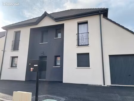 pavillon 7 pièces 135 m²