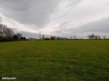 terrain 800 m² menonval