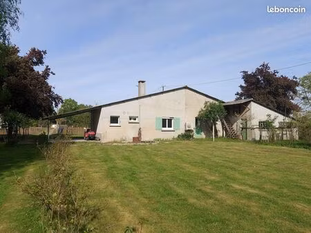 bel appartement situé sur un espace naturel proche du centre ville