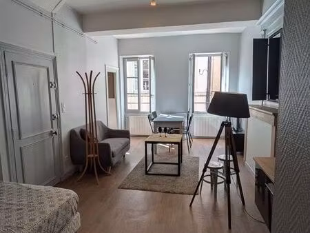 part loue t1 lumineux meublé beaune centre 31m2. place au beurre
