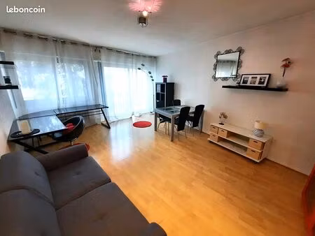 f2 aménagé avec parking et cave - 18 rue hermite nancy