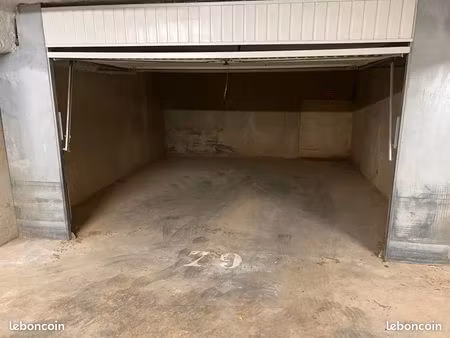 loue grand garage 23m2 à brignoles