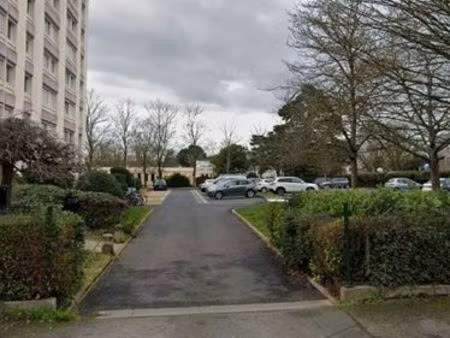 parking dans résidence privée