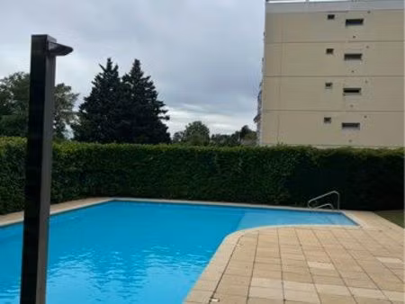 super studio caluire avec piscine et parking privatif