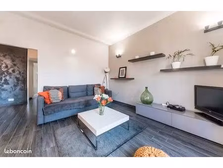 t2 meublé de 45 m2  refait à neuf et tout confort