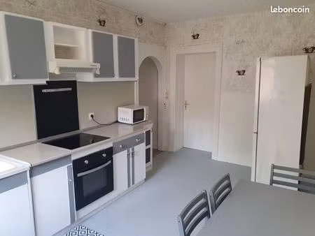 loue grand f2 meublé