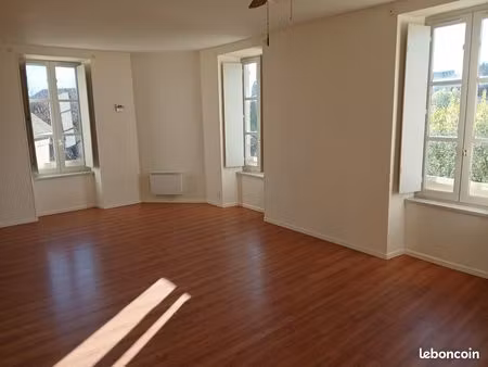 location t3 avec ascenseur