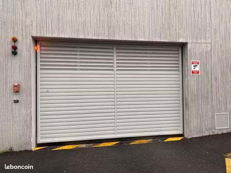 location place de parking sécurisée proche gare rer noisiel