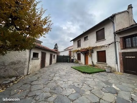 loue maison boisset les montrond