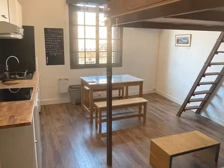 studio renove climatise au coeur du village