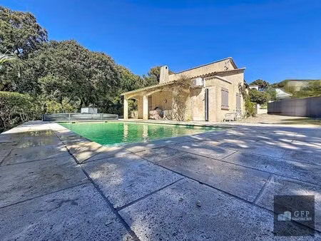 villa à vendre avec piscine à bormes-les-mimosas - maison 3 chambres avec studio...