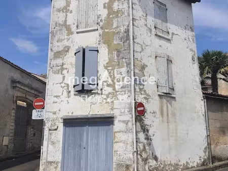 vente immeuble 68 m² à saint-jean-d'angély (17400)  83 000 €